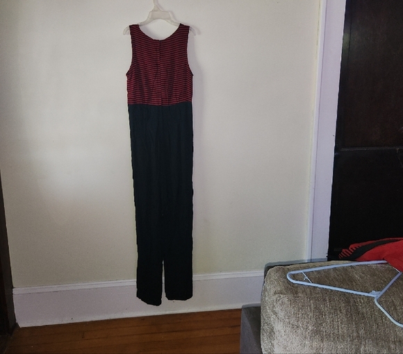 Dawn JOY Elegant Red and Black Women's Jumpsuit - Picture 6 of 7